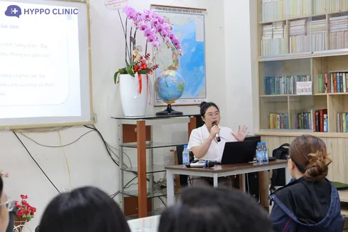 Chuyên đề 'Chăm sóc sức khỏe tâm thần cho Học sinh THCS & THPT'' trình bày bởi Bác sĩ Lê Thị Thanh Tâm tại THPT Lương Thế Vinh TP.HCM